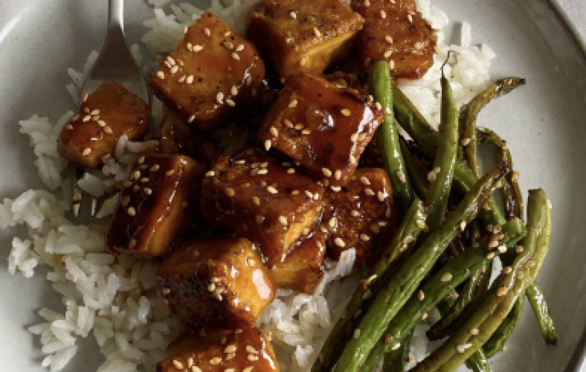 Grilled Honey Soy Marinated Tofu over Rice with Green Beans (DF/GF/V)