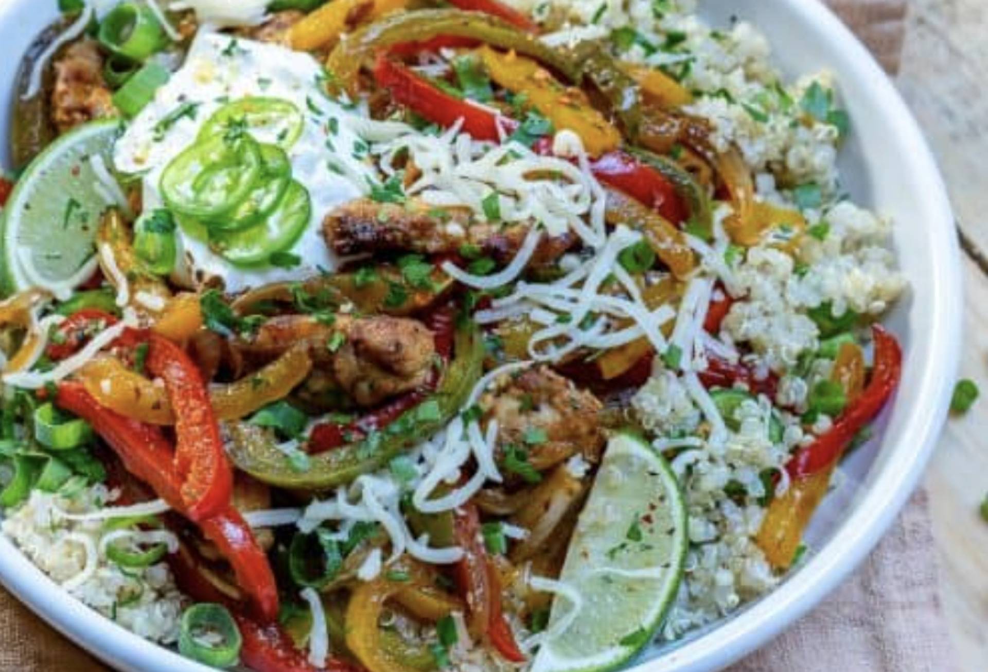 (GF/DF) Chicken Breast Fajita Bowl over Rice w Tomato, Onion, and Peppers