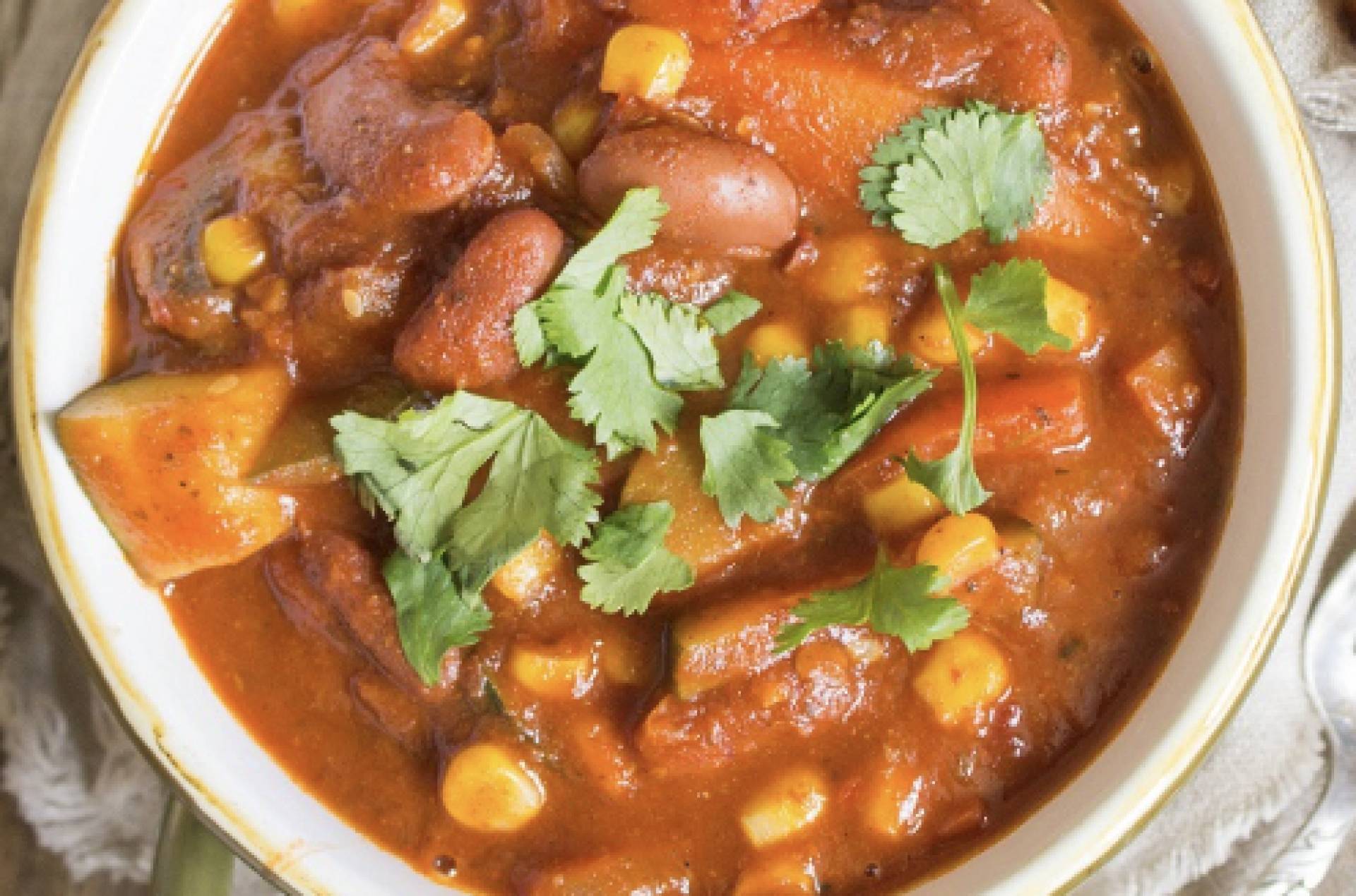Summer Turkey Chili with Honey Basil Greek Yogurt Sauce (GF)