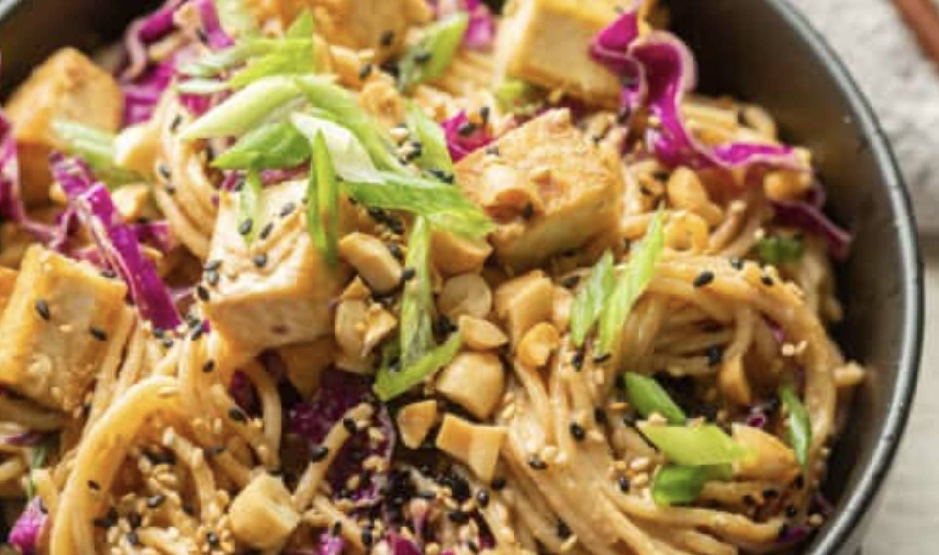 Thai Peanut Tofu Rice Noodle Salad Bowl with Cabbage and Peppers (GF/DF/Veg))